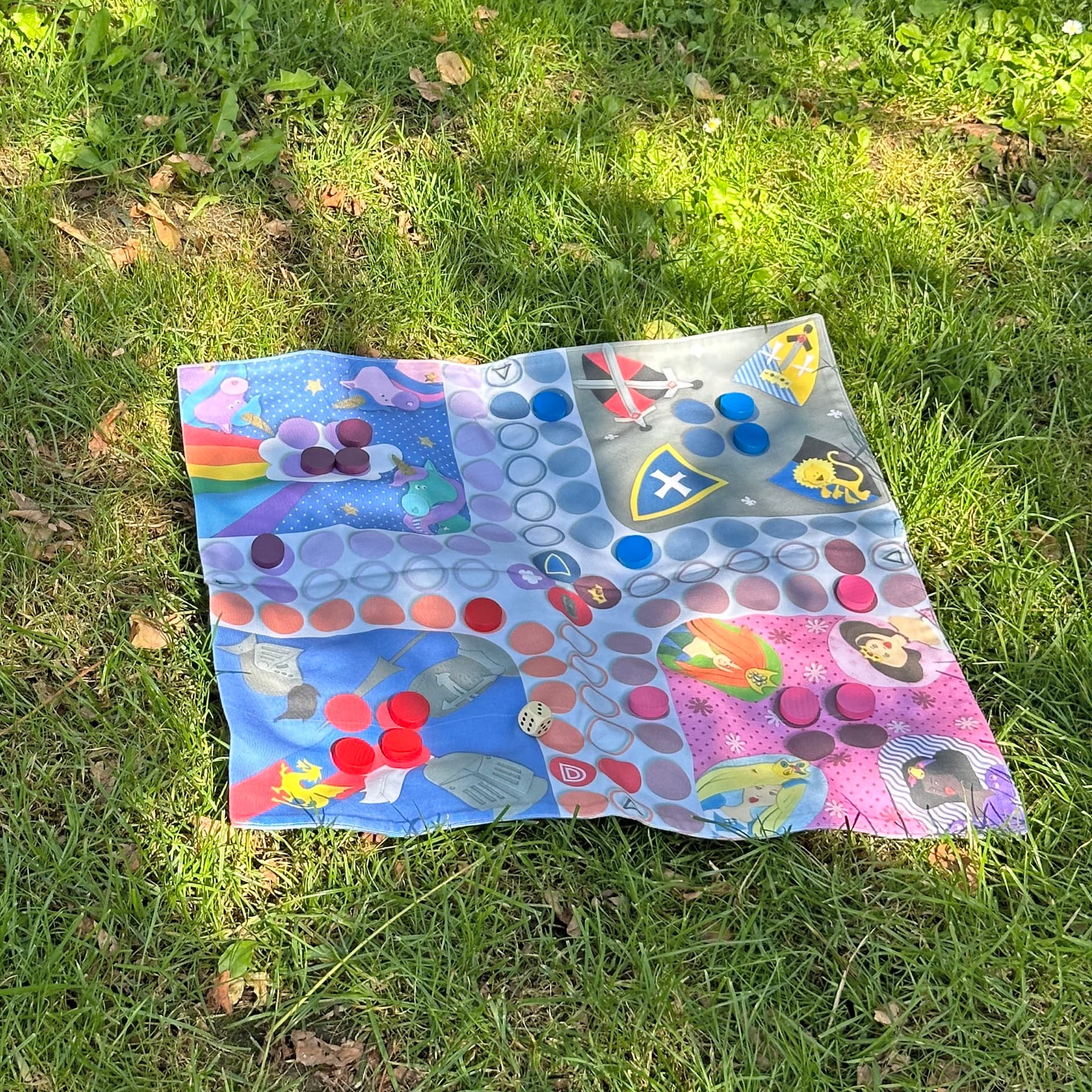 Jeu de société - jeu ludo / petits chevaux nomade en tissu