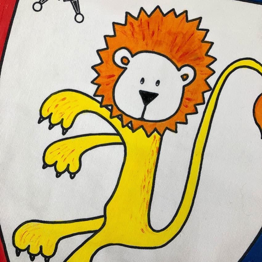 KIT CRÉATIF - Blason Lion en tissu à peindre (avec godets de peinture) - vue 3