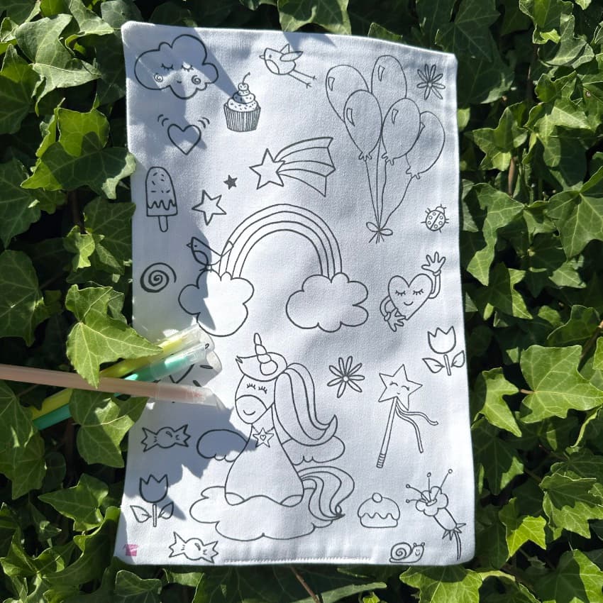 COLORIAGE LAVABLE - Feuille en tissu LICORNE + 3 feutres à l’eau - vue 1