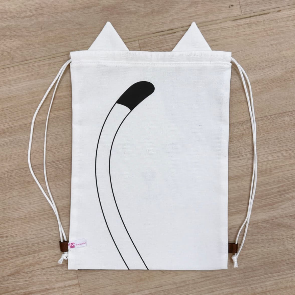 Collection capsule | Sac à dos animaux - sacs à dos enfant | motifs chats | dos du sac avec la queue dessinée | en tissu avec oreilles imaginé et cousu par Anne Da Cunha-Guillegault en exclusivité pour la marque An'imato