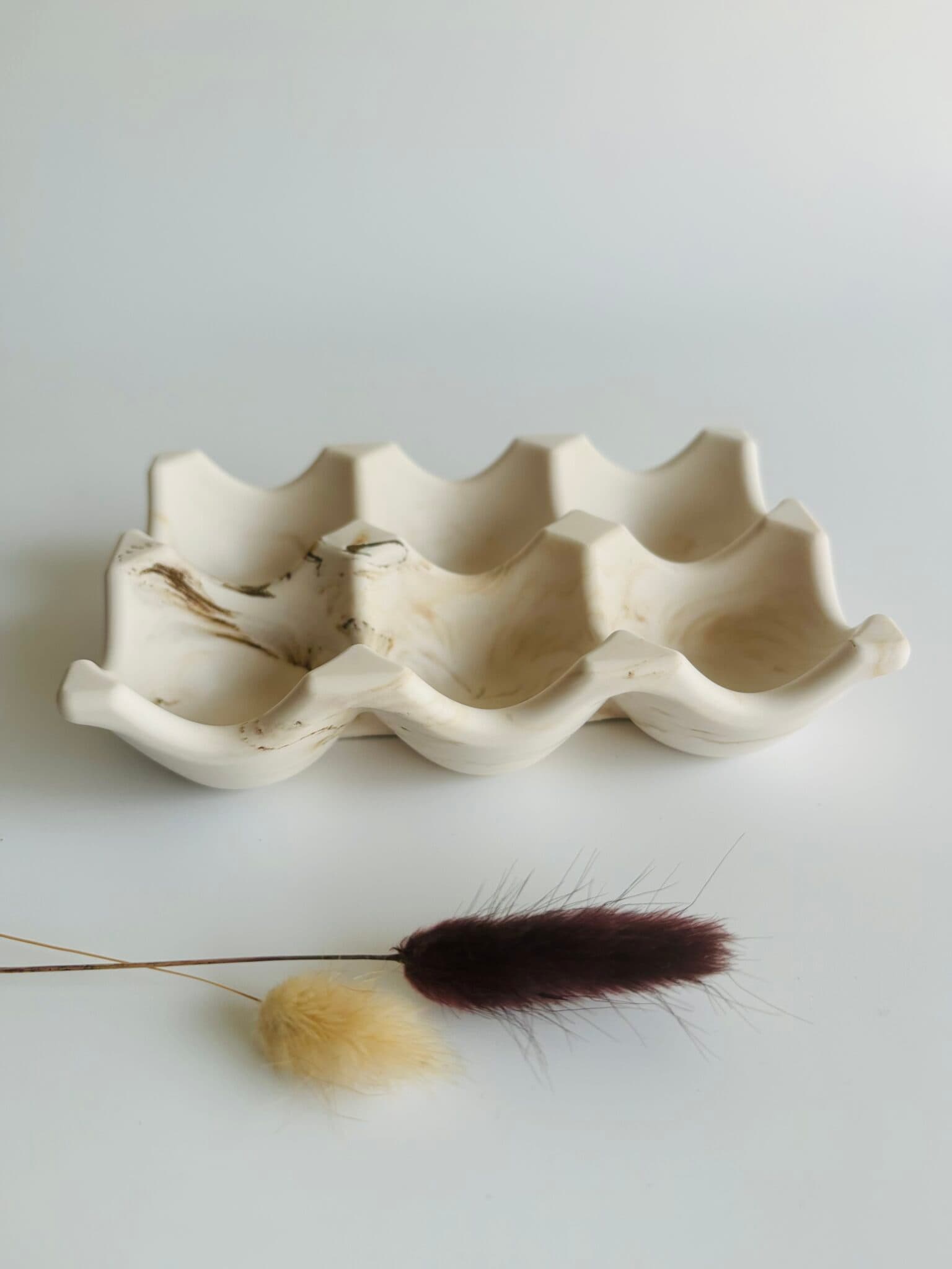 Range oeuf design en jesmonite - Maé