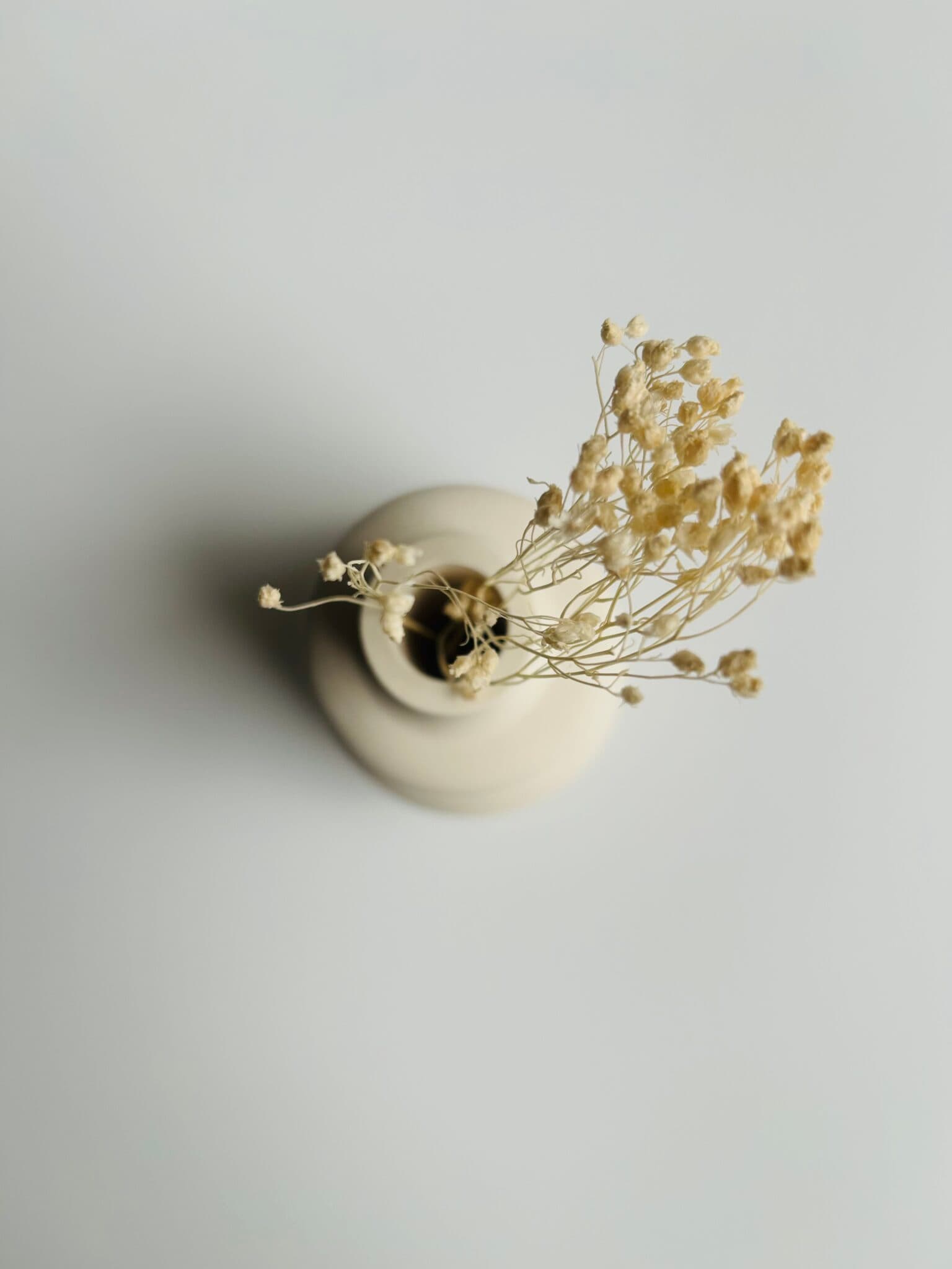 mini vase design en jesmonite