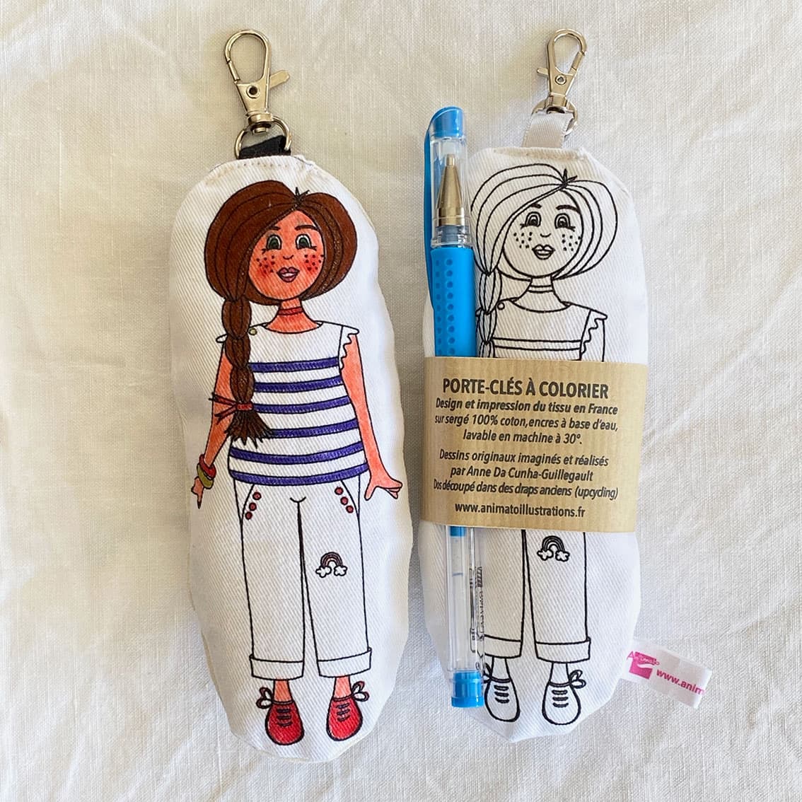 COLORIAGE LAVABLE - porte-clés poupée Mila en tissu à colorier - stylo gel inclus - vue 2