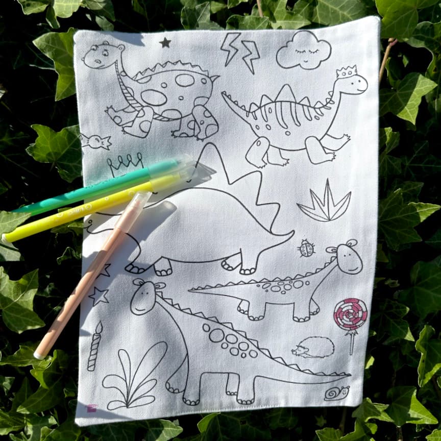 COLORIAGE LAVABLE - Feuille en tissu DINOSAURE + 3 feutres à l’eau - vue 1