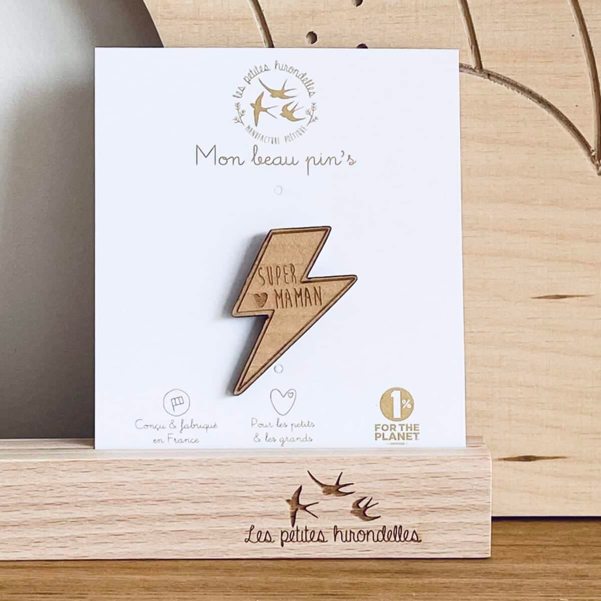 Pin's en bois - Super Maman - vue 1