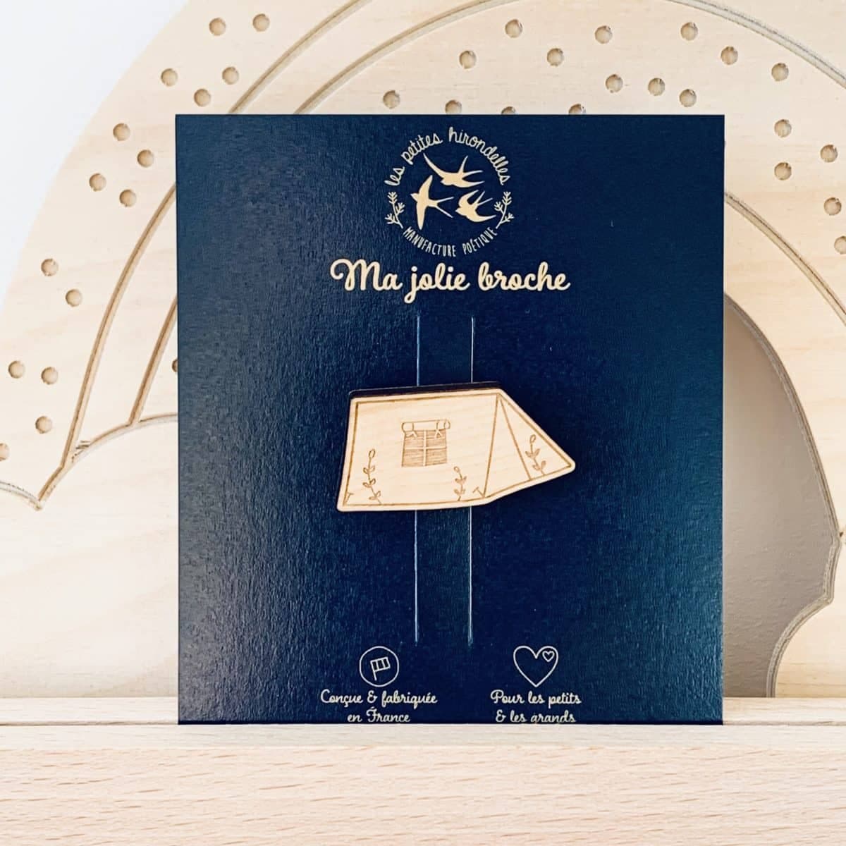 Pin's en bois - Tente - vue 1