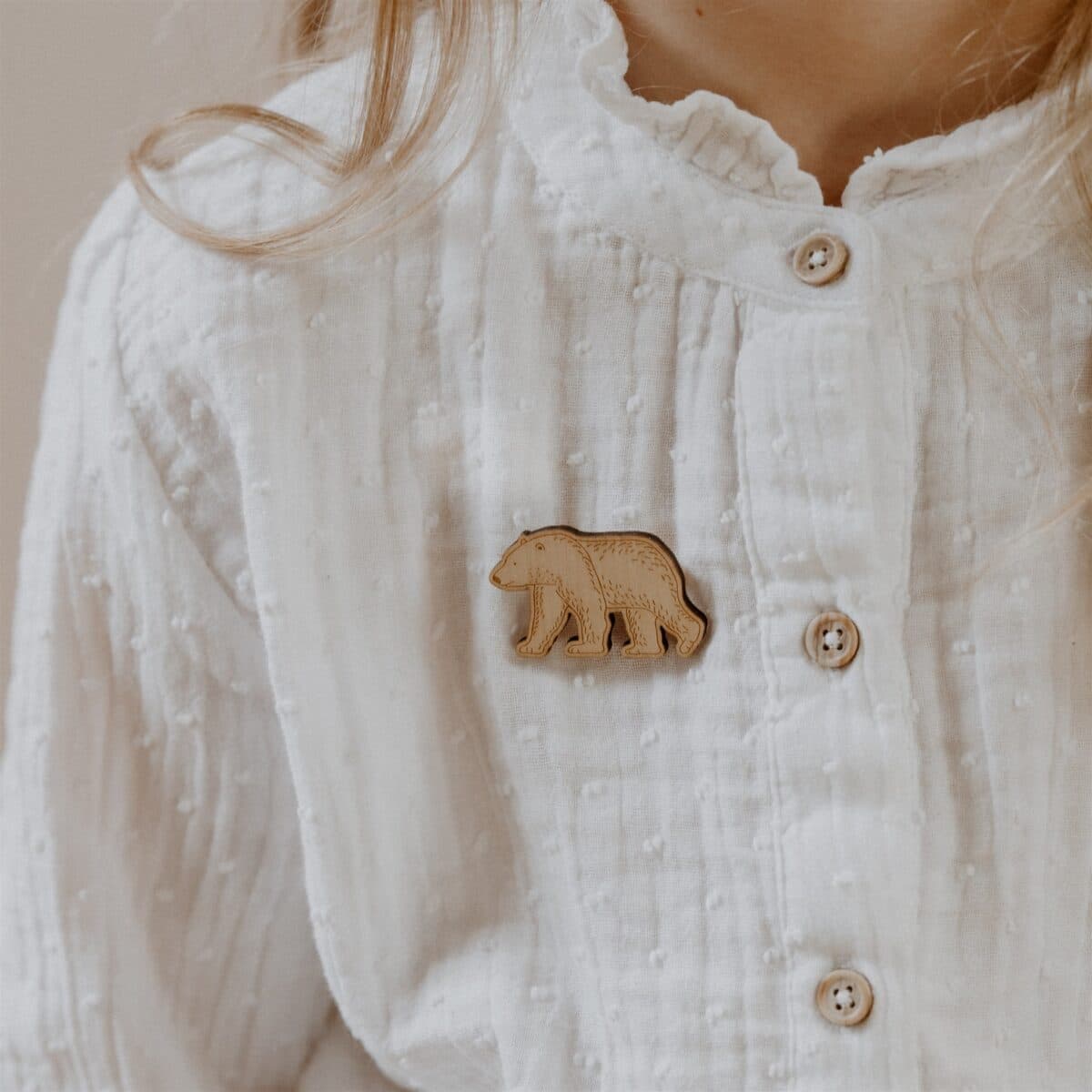 Pin's en bois - Ours - vue 2