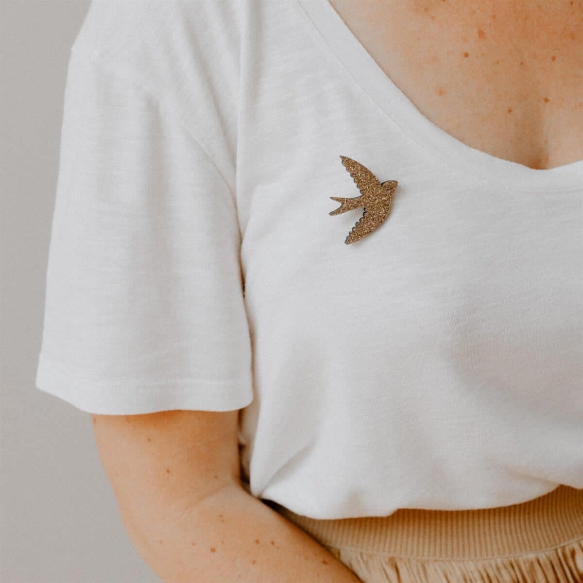 Pin's feutrine pailletée - Hirondelle - vue 2