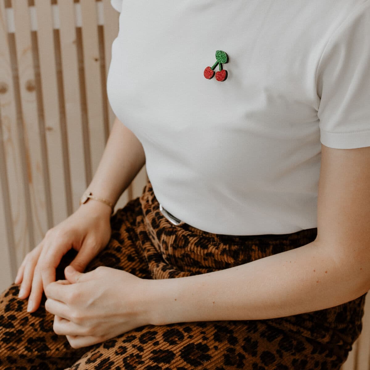 Pin's feutrine pailletée - Cerise - vue 2