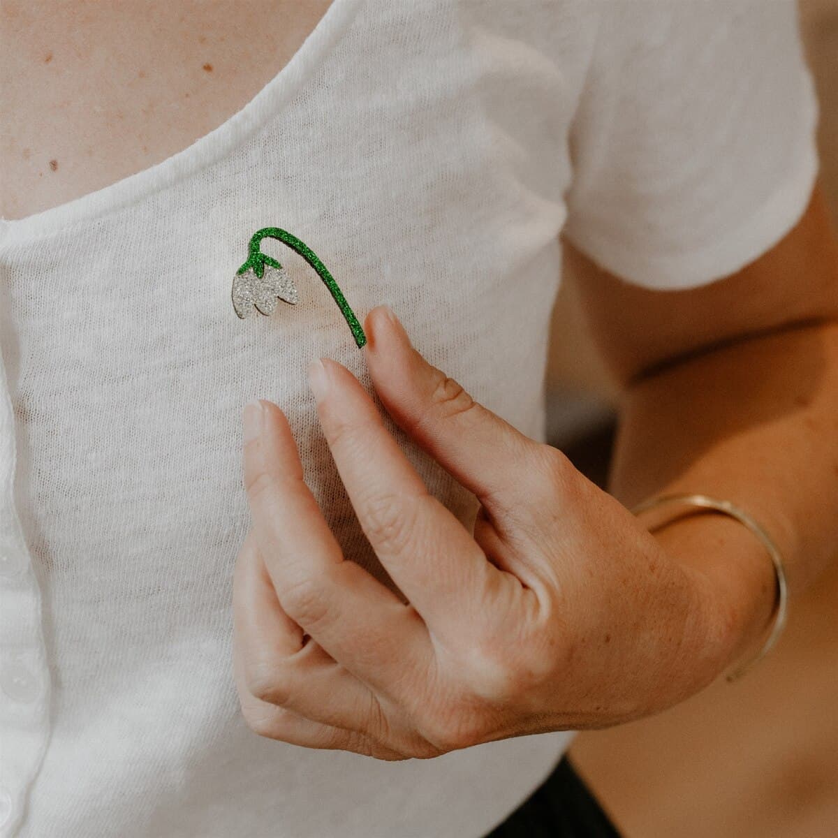 Pin's feutrine pailletée - Muguet - vue 2